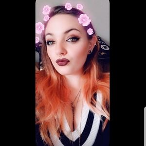 Meet your Posher, Becca